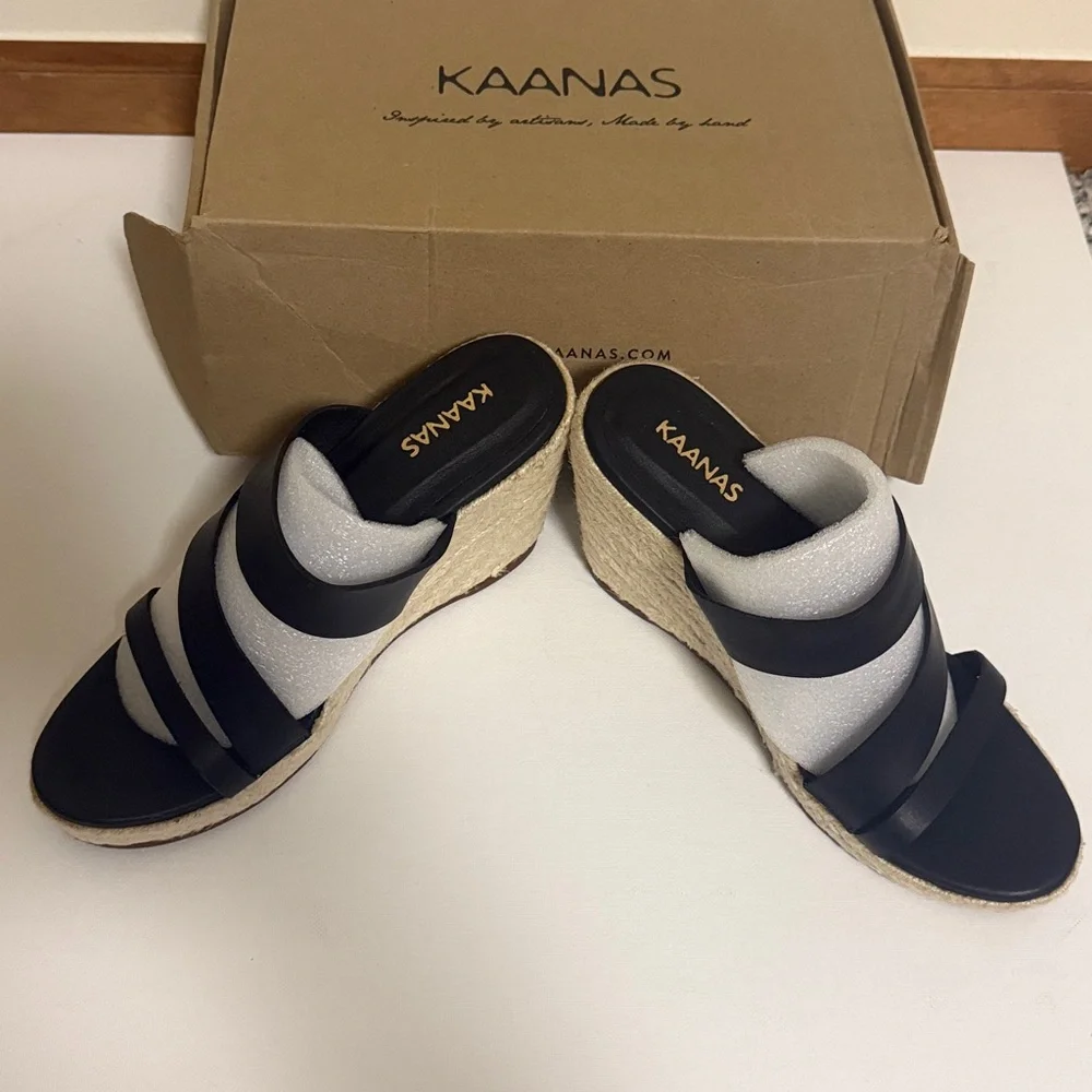 Kaanas Monarch Wedge Heel Size 10